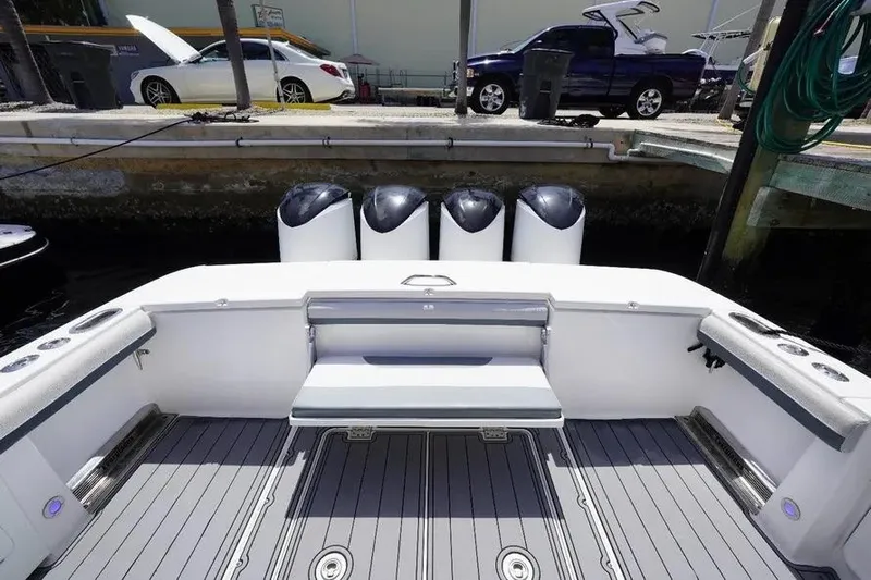 Yacht Photos Pics 2016 Everglades 435 Center Console boat with four powerful outboard engines.