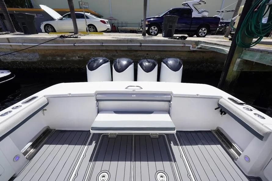 2016 Everglades 42 