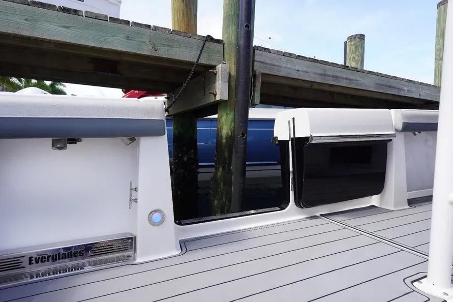 2016 Everglades 42 