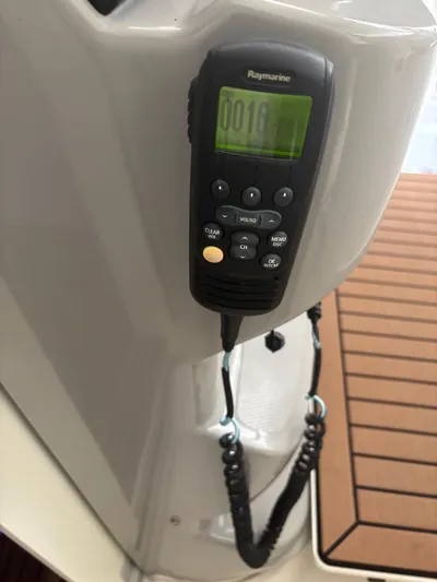 Demo Diamond Yacht Photos Pics Raymarine radio on 2017 Boston Whaler 420 Outrage boat, mounted on white panel.