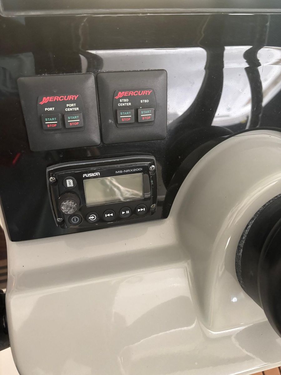 2017 Boston Whaler 42 