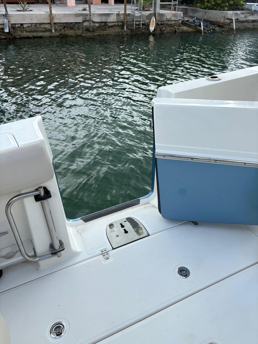 2017 Boston Whaler 42 