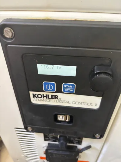 Demo Diamond Yacht Photos Pics Kohler Advanced Digital Control II on 2017 Boston Whaler 420 Outrage, displaying 116.7 hours.