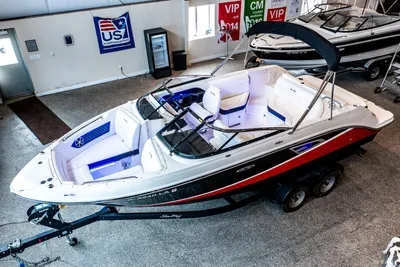 Sea Ray 230 SLX