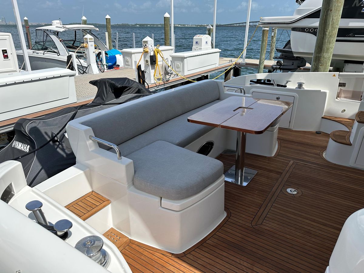 2013 Azimut 53 