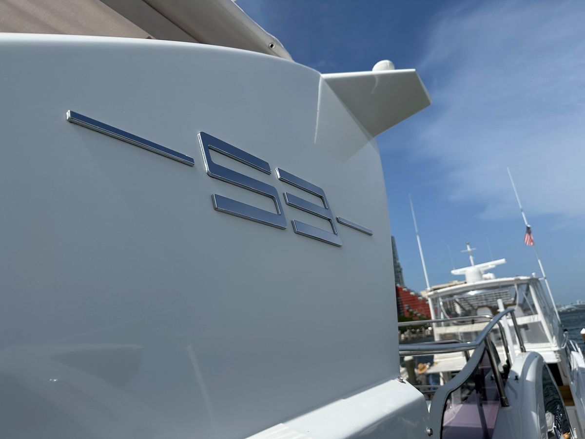 2013 Azimut 53 
