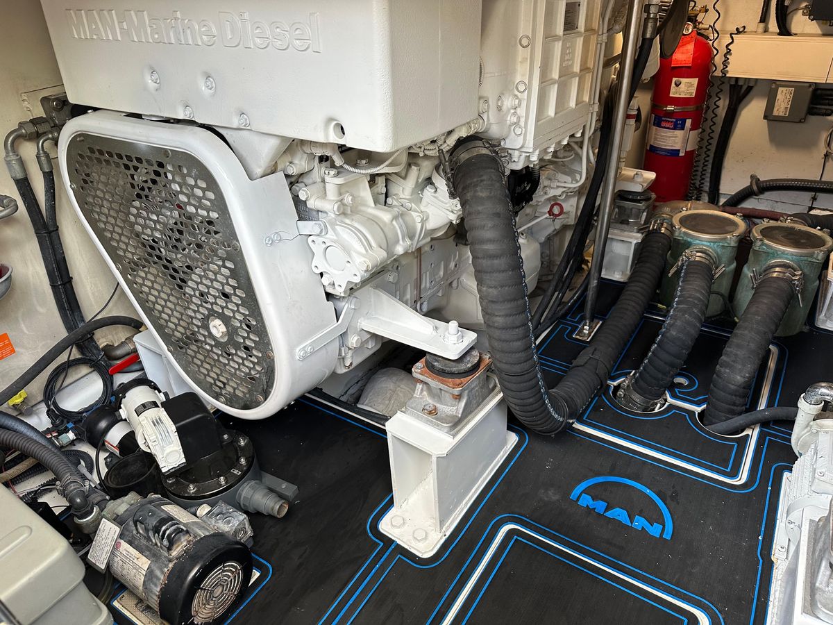 2013 Azimut 53 