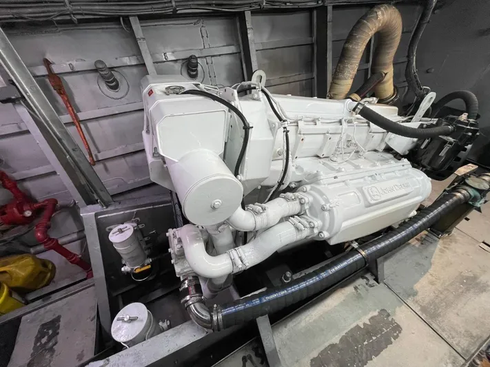 Super Voyager III Yacht Photos Pics 