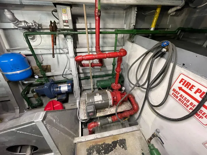 Super Voyager III Yacht Photos Pics 