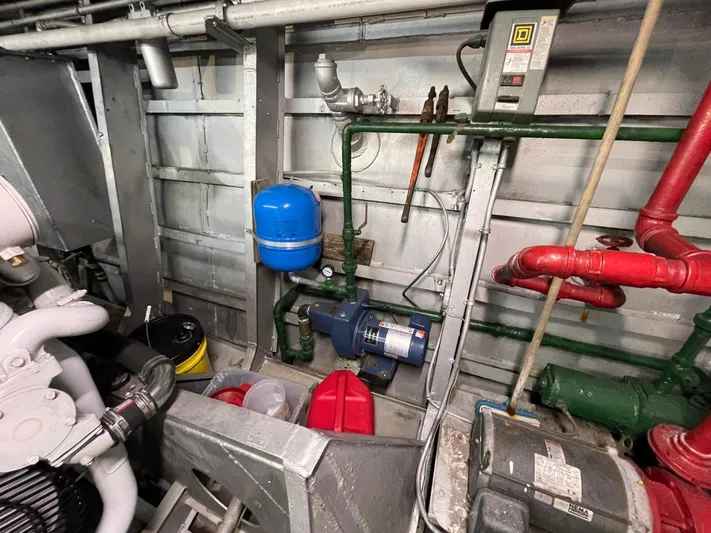 Super Voyager III Yacht Photos Pics 