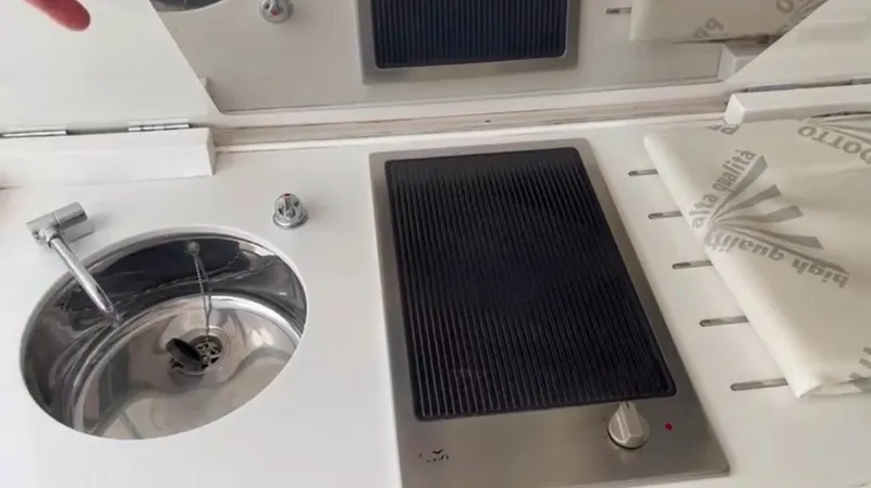  Yacht Photos Pics PRINCESS V70 2006 USED YACHT FOR SALE