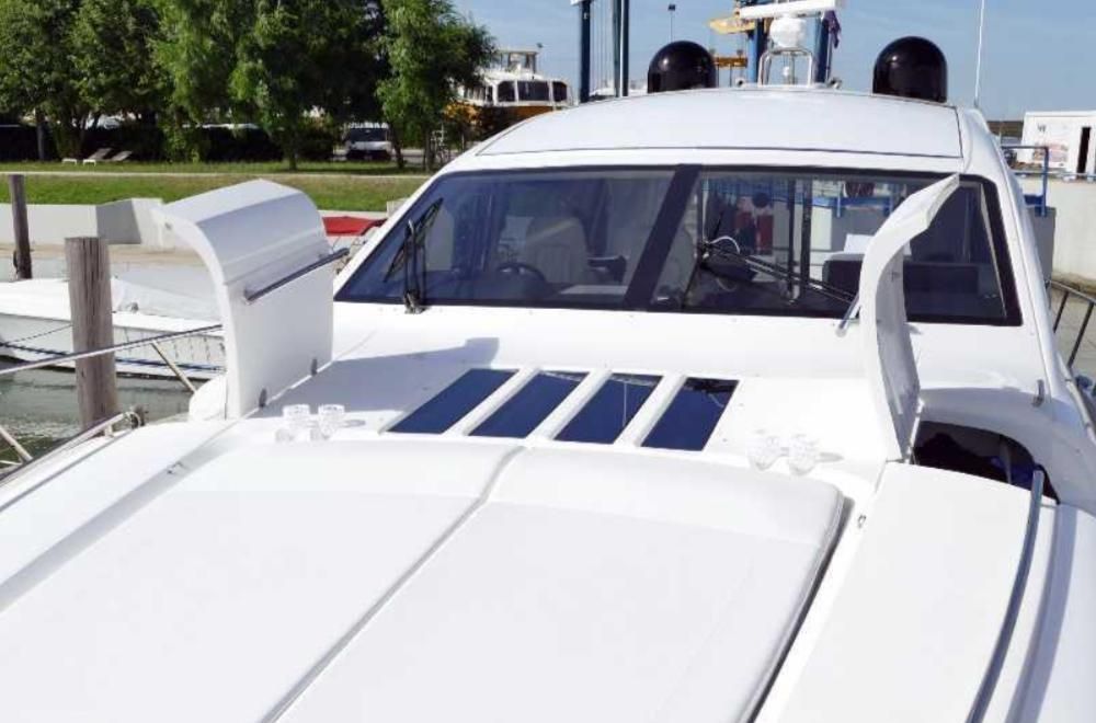 2006 Princess 73 