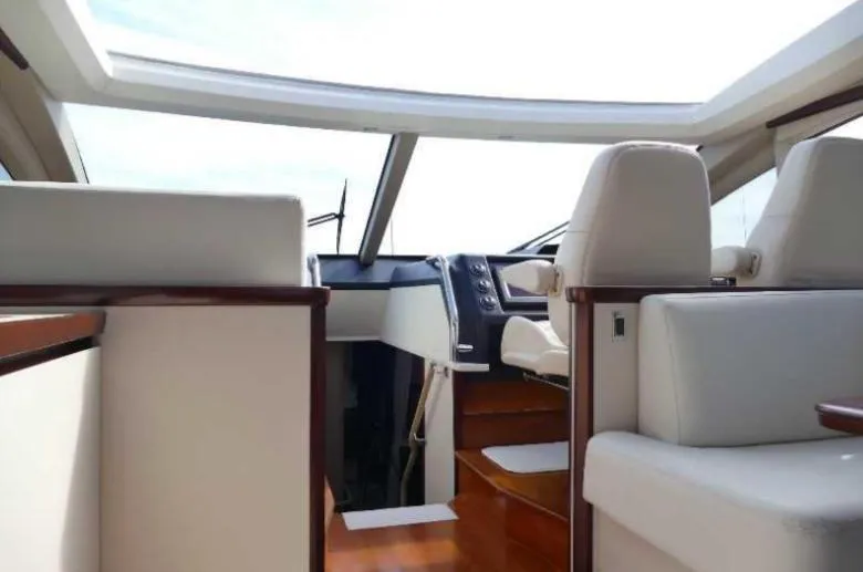  Yacht Photos Pics PRINCESS V70 2006 USED YACHT FOR SALE