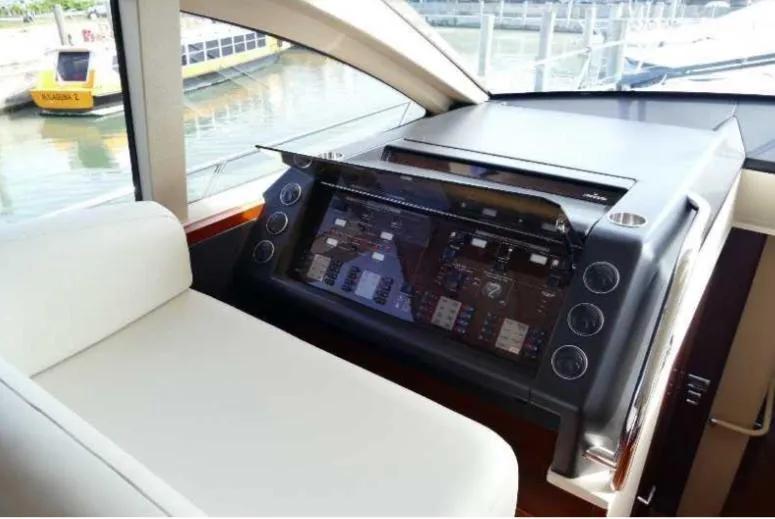  Yacht Photos Pics PRINCESS V70 2006 USED YACHT FOR SALE