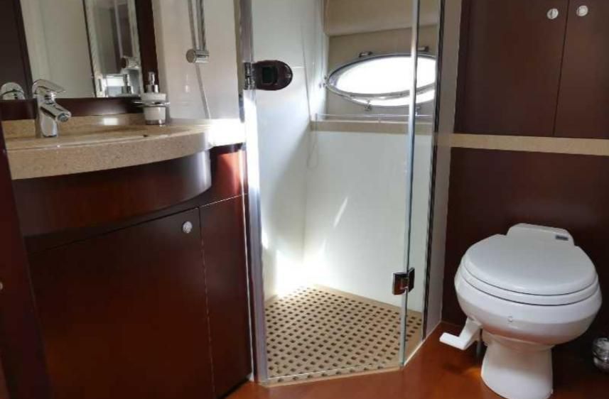 2006 Princess 73 