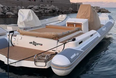 2010 Altamarea Wave 33