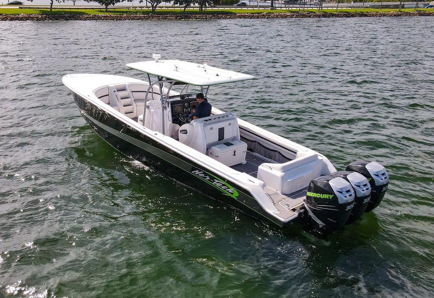 2014 Nor-Tech 390 Sport Cuddy