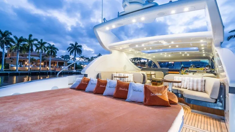 Dolce Vita II Yacht Photos Pics 