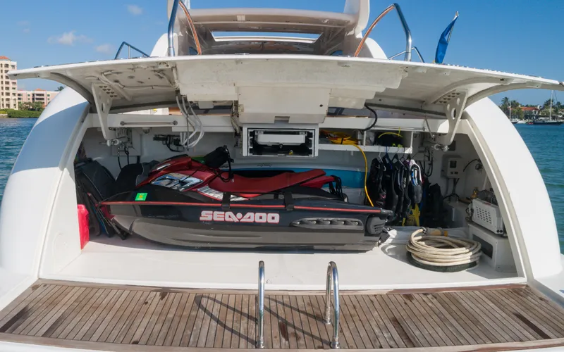 Dolce Vita II Yacht Photos Pics 