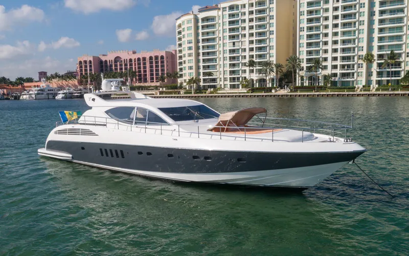 Dolce Vita II Yacht Photos Pics 