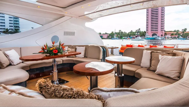 Dolce Vita II Yacht Photos Pics 