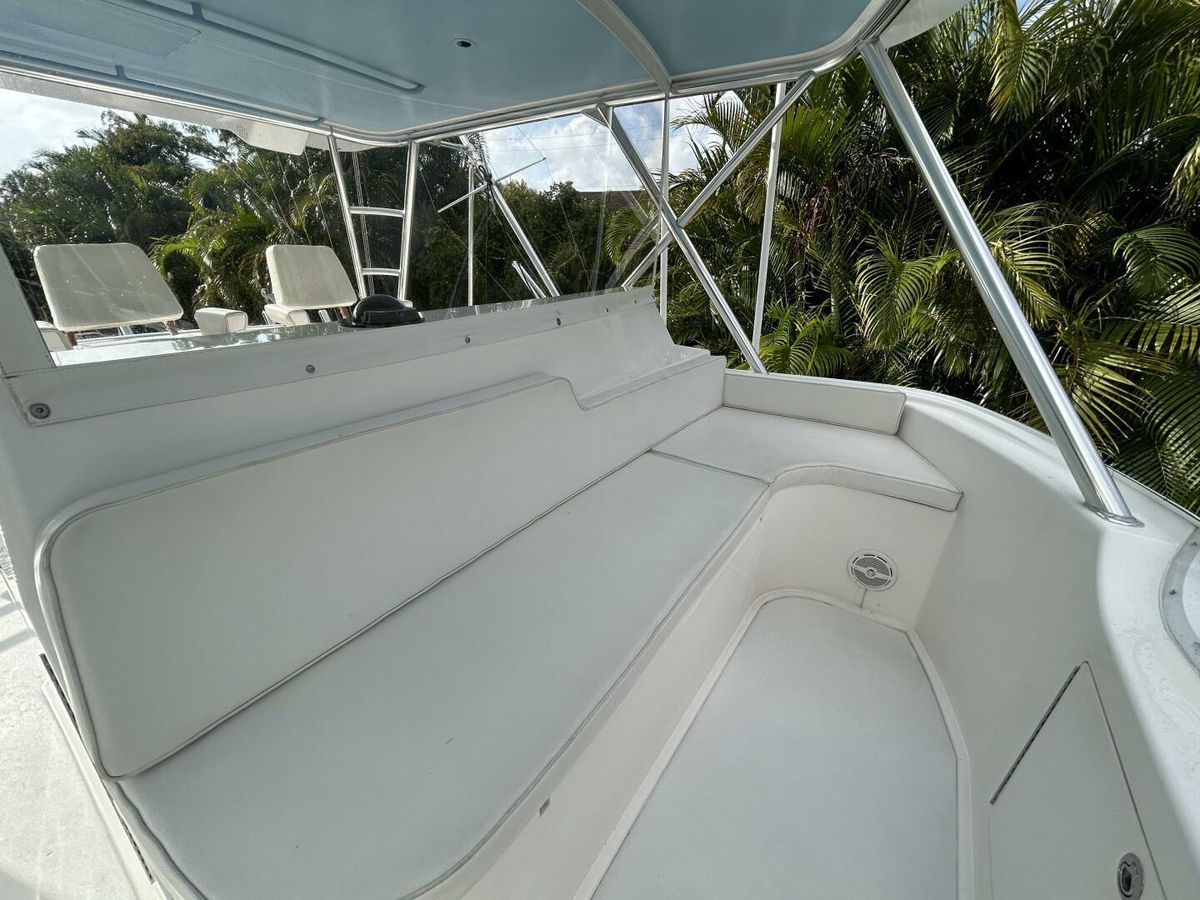 2006 Viking 52 