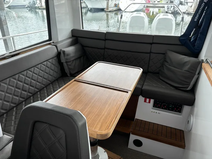 Intrepid Yacht Photos Pics 