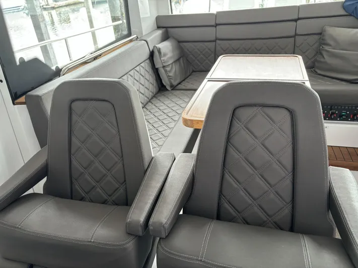 Intrepid Yacht Photos Pics 