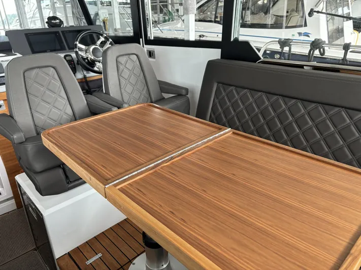 Intrepid Yacht Photos Pics 