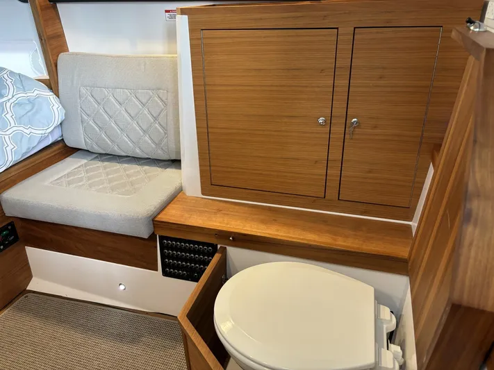 Intrepid Yacht Photos Pics 