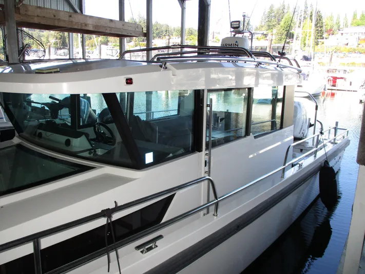 Intrepid Yacht Photos Pics 