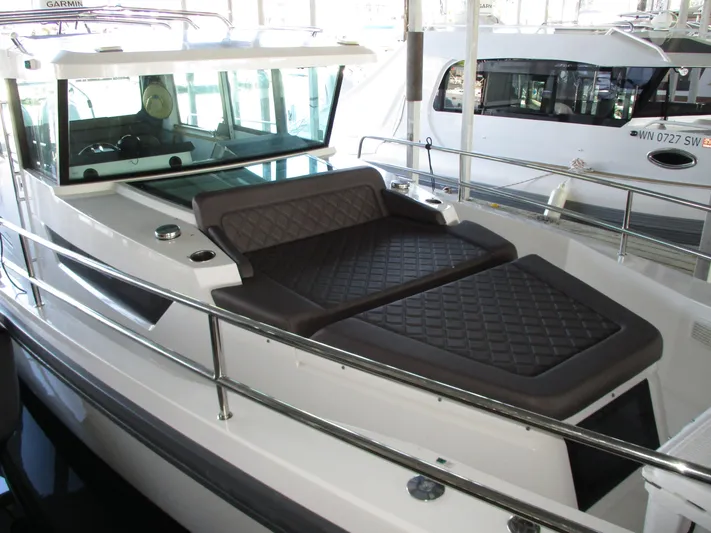 Intrepid Yacht Photos Pics 