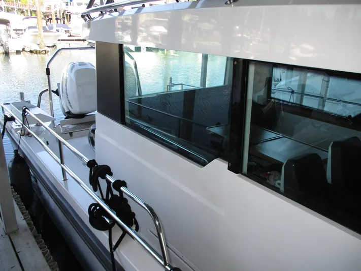 Intrepid Yacht Photos Pics 