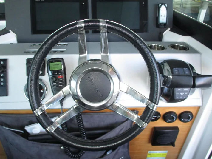 Intrepid Yacht Photos Pics 