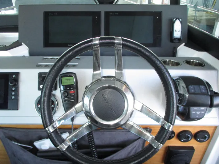 Intrepid Yacht Photos Pics 