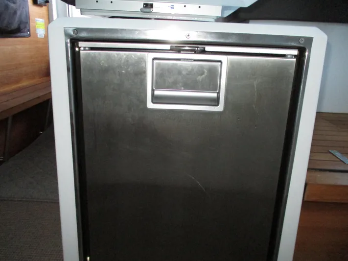 Intrepid Yacht Photos Pics 