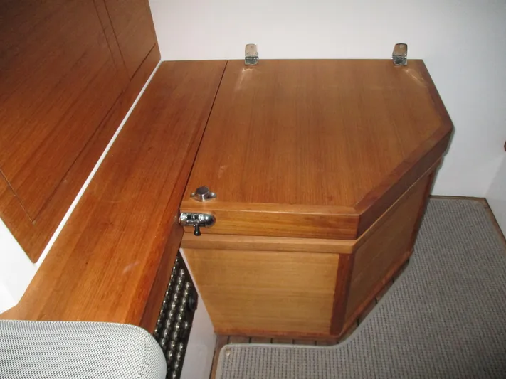 Intrepid Yacht Photos Pics 