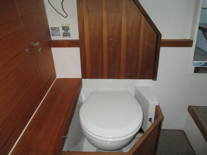 Intrepid Yacht Photos Pics 