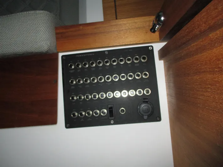 Intrepid Yacht Photos Pics 