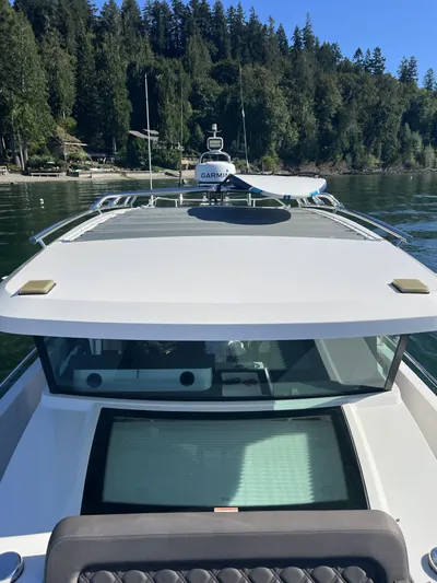 Intrepid Yacht Photos Pics 