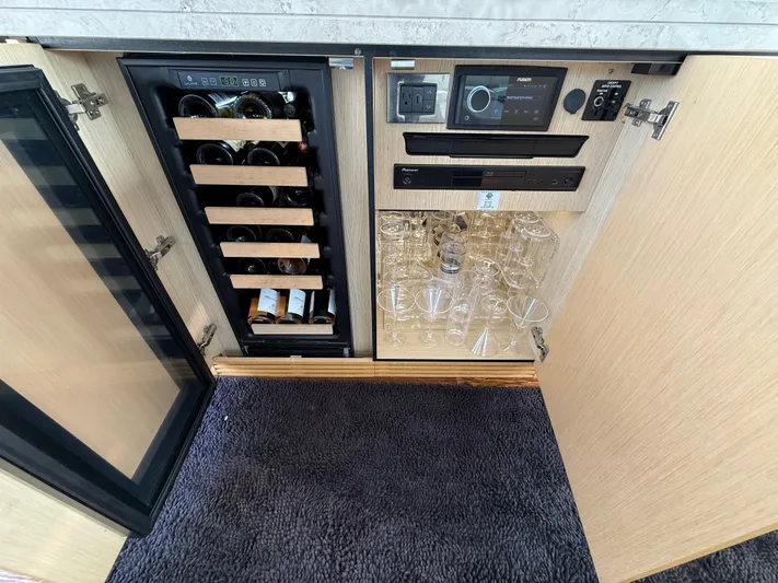 Afta Party Yacht Photos Pics 