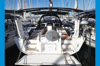 2024 Dufour 44