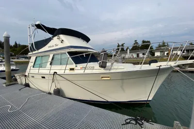 Tollycraft 34 Convertible Sedan