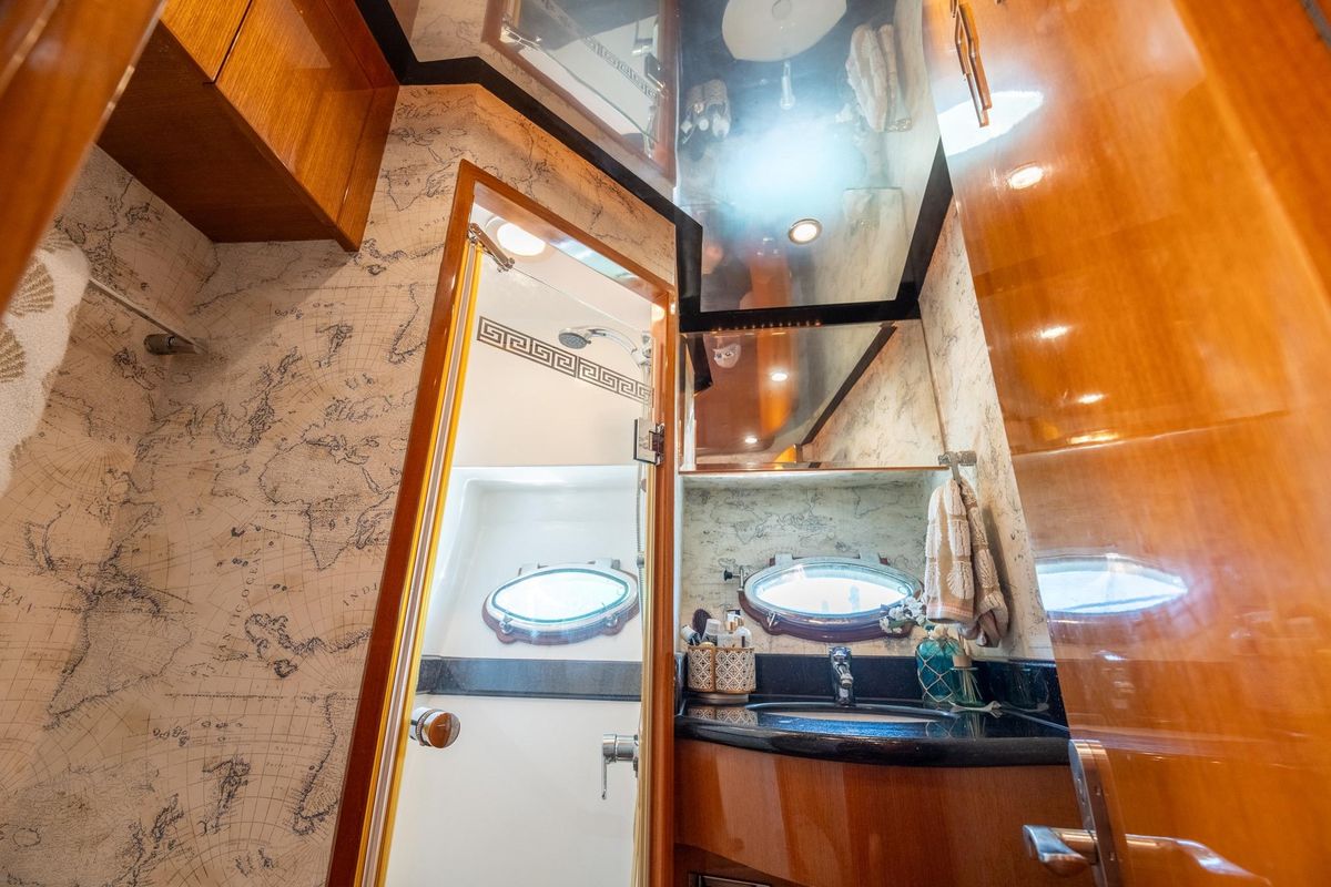 2007 Ocean Alexander 52 