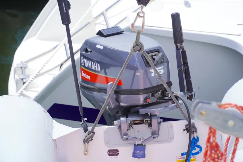 Red Yacht Photos Pics 15 hp Yamaha