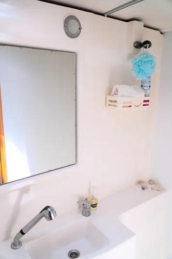 Red Yacht Photos Pics 