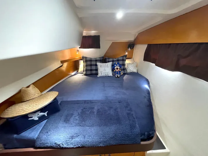 Red Yacht Photos Pics 