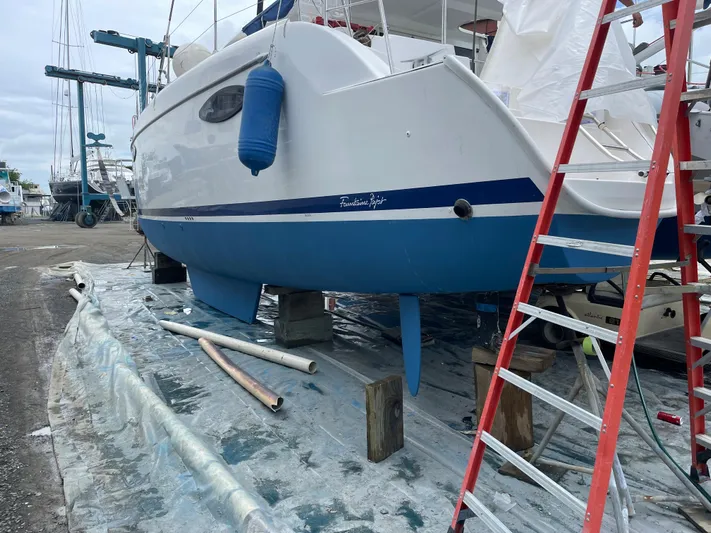 Red Yacht Photos Pics 