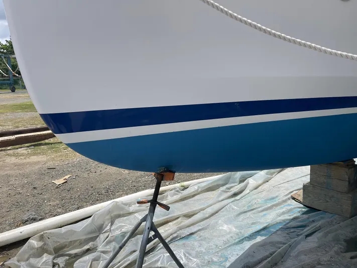 Red Yacht Photos Pics 