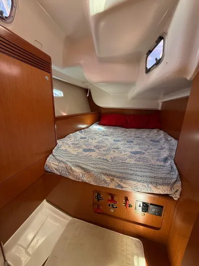  Yacht Photos Pics Beneteau Oceanis 40 2009